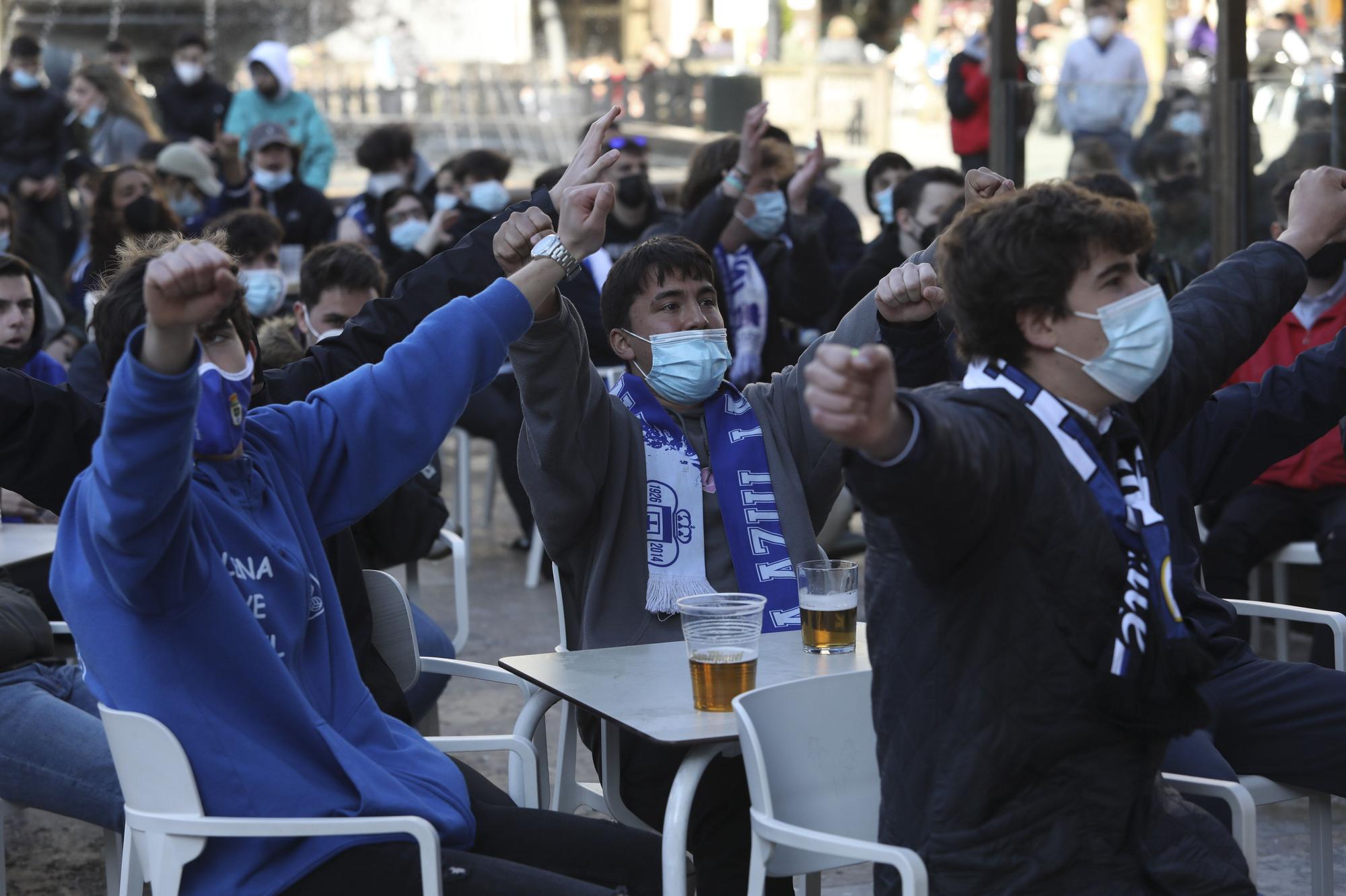 El ambiente en Oviedo durante el derbi