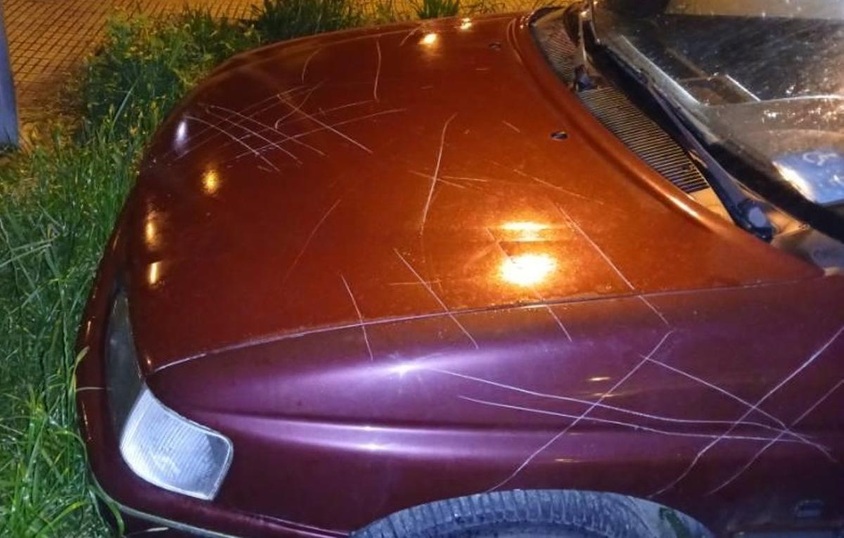 El coche donde se hicieron los rascazos
