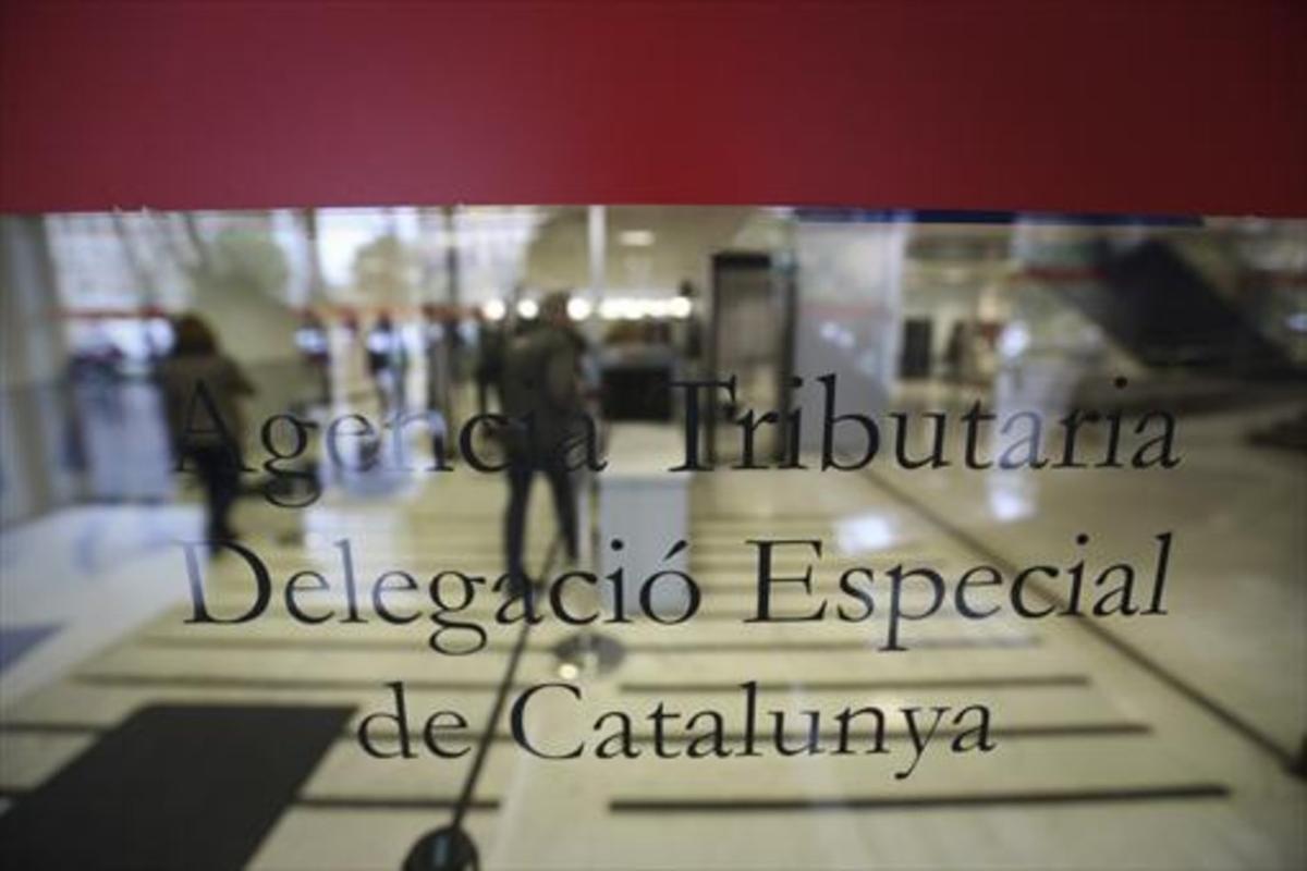 Oficinas de Hacienda en la plaza de Letamendi de Barcelona.