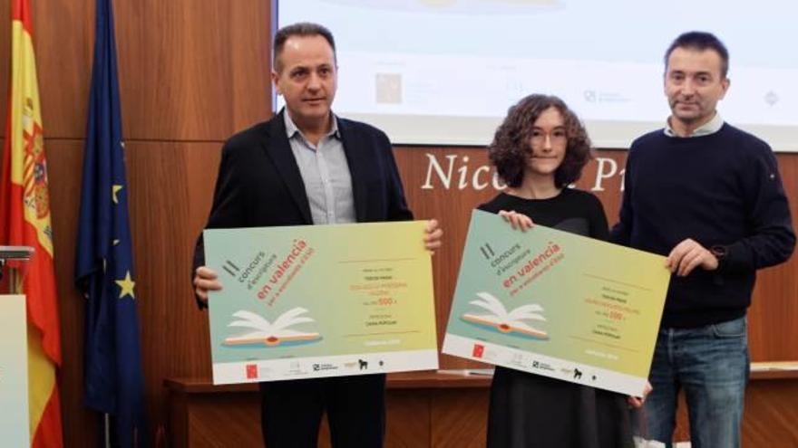 Laura Fargueta, cuando recogió el premio de la AVL.