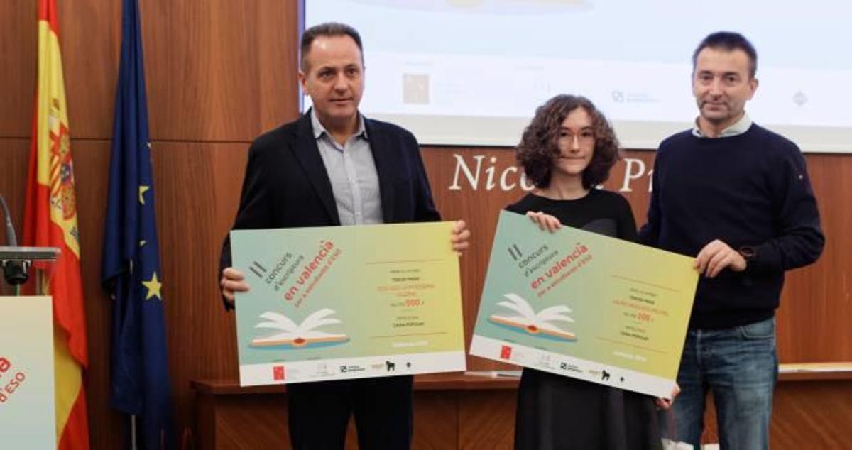 Laura Fargueta, cuando recogió el premio de la AVL.