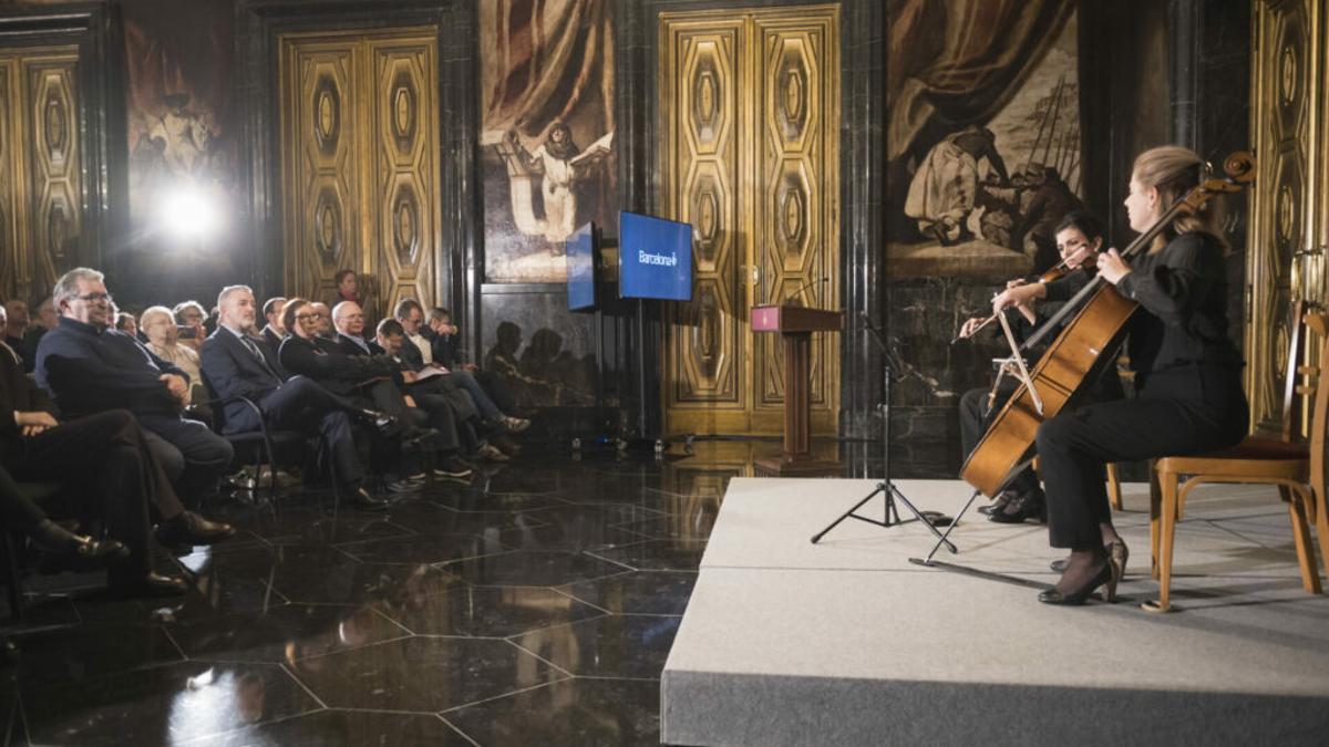Conmemoración de la Noche de los cristales rotos en el Saló de Cròniques del Ayuntamiento