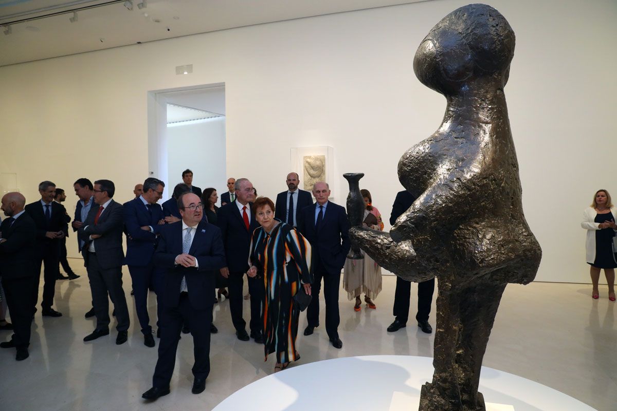 El ministro de Cultura Miquel Iceta visita la nueva exposición del Museo Picasso Málaga.