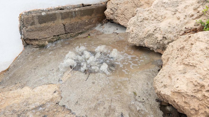 Denuncian vertido al mar de una alcantarilla en Platja d&#039;en Bossa
