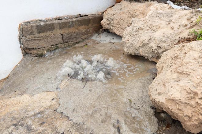 Denuncian vertido al mar de una alcantarilla en Platja d'en Bossa
