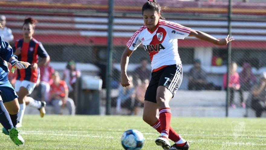 El Sporting Femenino ficha gol argentino y detecta nueve positivos