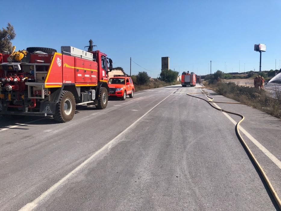 Incendio en un almacén de balas de cartón de Silla