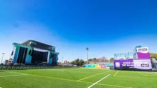 Un escenario de 30 metros, burbujas y confeti para el Reggaeton Beach Festival de Benidorm