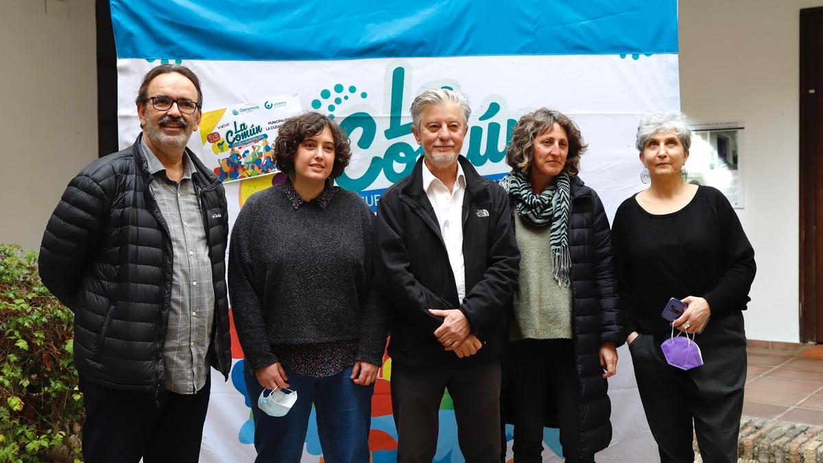 De izquierda a derecha, Enrique Rodríguez, coportavoz de Córdoba en Común, Bea Martínez, dirección ejecutiva Barcelona En Común, Pedro Santisteve, Portavoz de Zaragoza en Común,  Kika González, concejala de Ganemos Jerez y  Marta Cortacans, portavoz de Marea Atlántica.