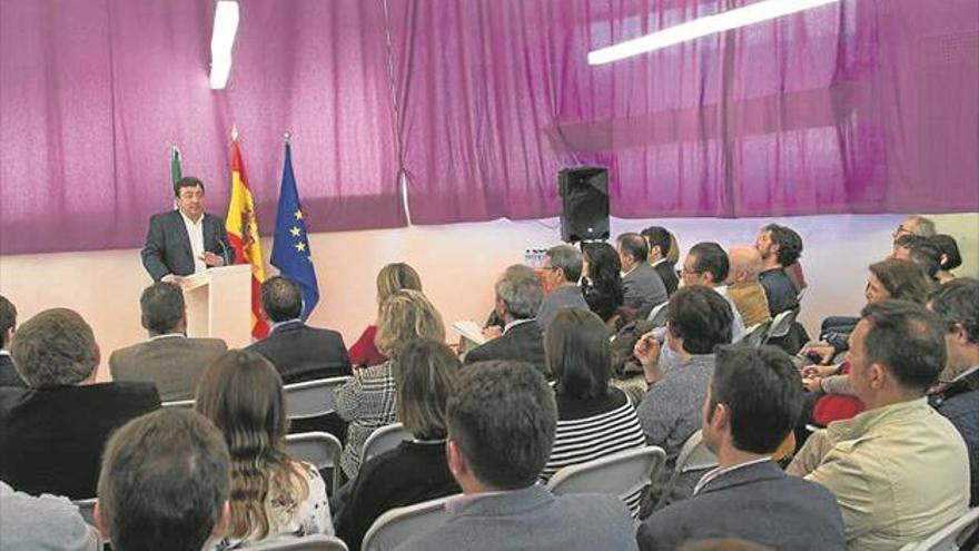 El plan de empleo joven de Extremadura subvencionará contratos de entre 900 y 1.500 € al mes