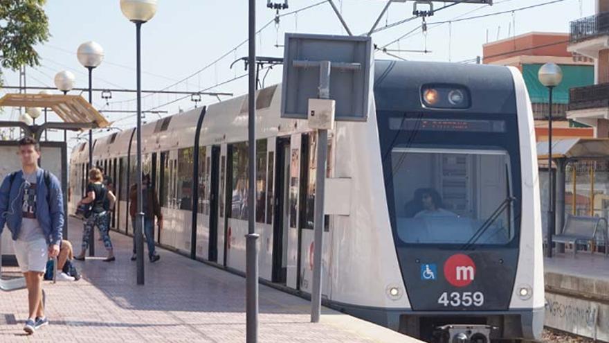 Metro de la estación Campamento, en Paterna