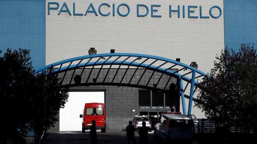 El Palacio de Hielo de Madrid recibe los primeros cuerpos de fallecidos por el coronavirus