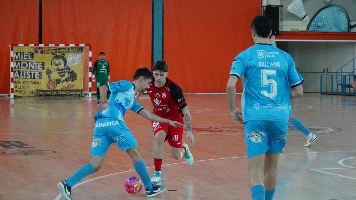 El benaventano Yayo, con el balón