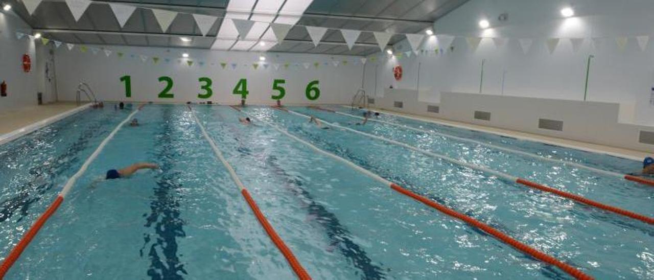 Piscina municipal de Bueu, que lleva más de un año en funcionamiento. |   // GONZALO NÚÑEZ