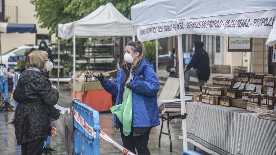 Rocío Sánchez, paradista que venia mel ahir al mercat de Puigcerdà |