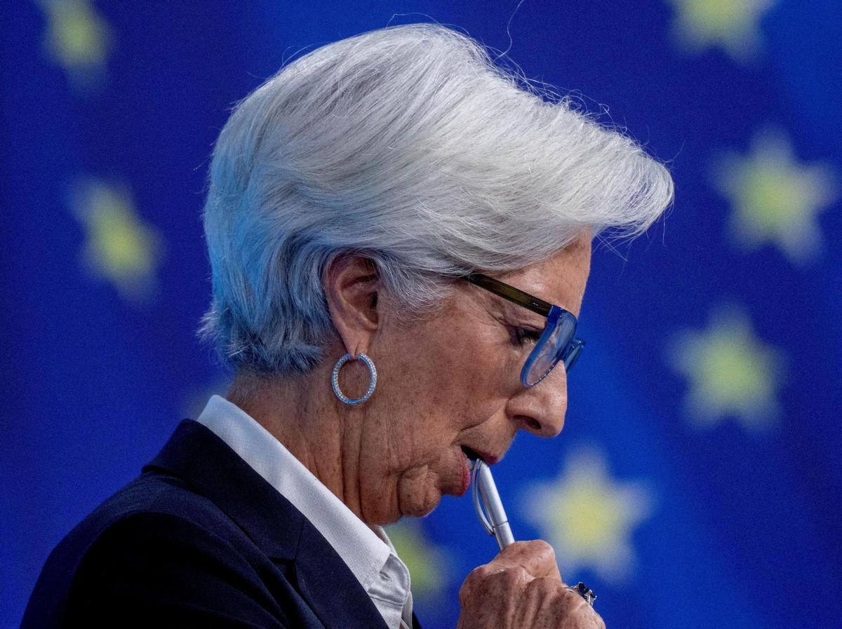 FILE PHOTO: President of the European Central Bank, Christine Lagarde, attends a news conference following a meeting of the governing council in Frankfurt, Germany