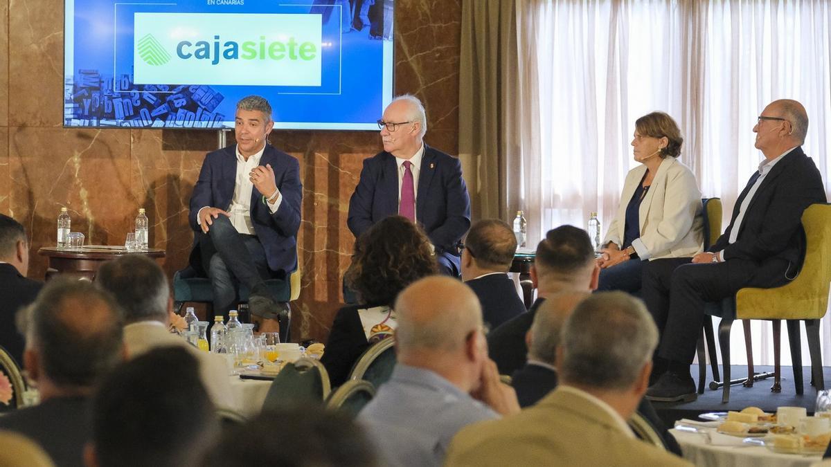 Foro Cajasiete: "Canarias y su sector primario"