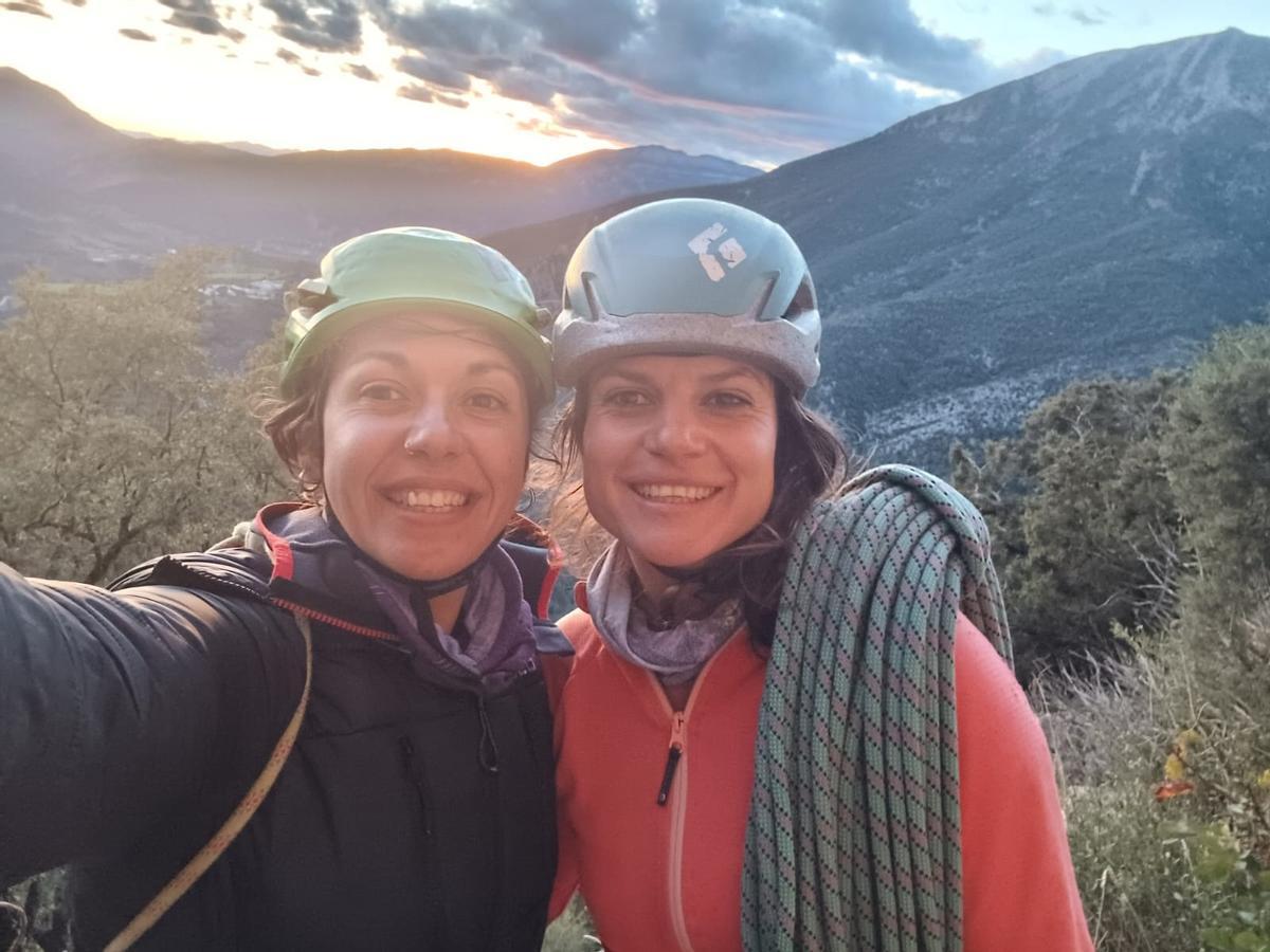 Nieves Gil y Laia Duaigües.