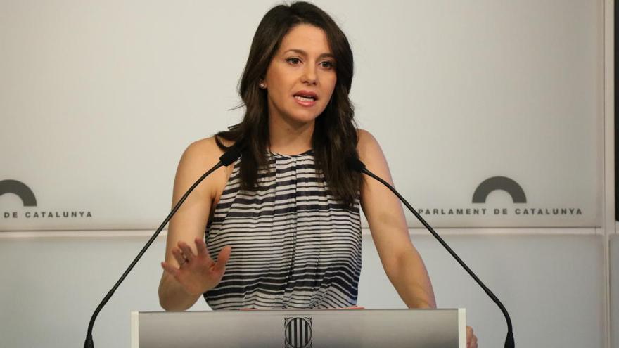 Inés Arrimadas, en roda de premsa al Parlament