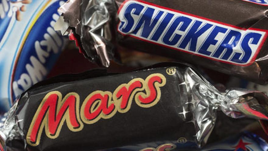 Xocolatines Mars i Snickers com les que han sigut retirades.