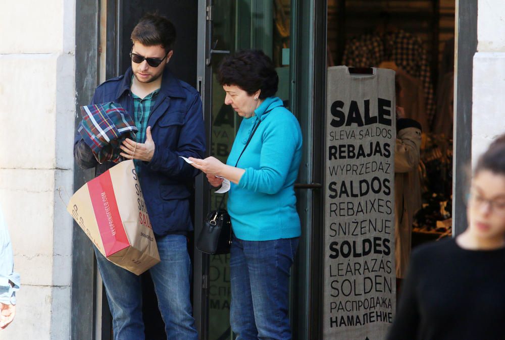 Primer día de las rebajas de enero en Málaga