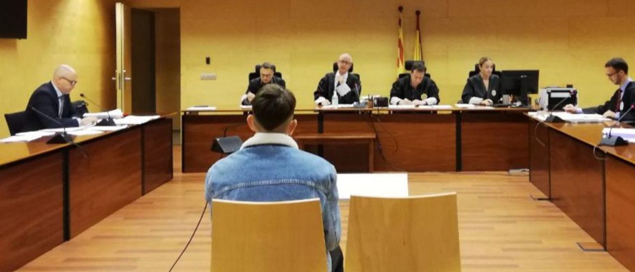 L’acusat durant el judici a l’Audiència de Girona. | ARIADNA SALA