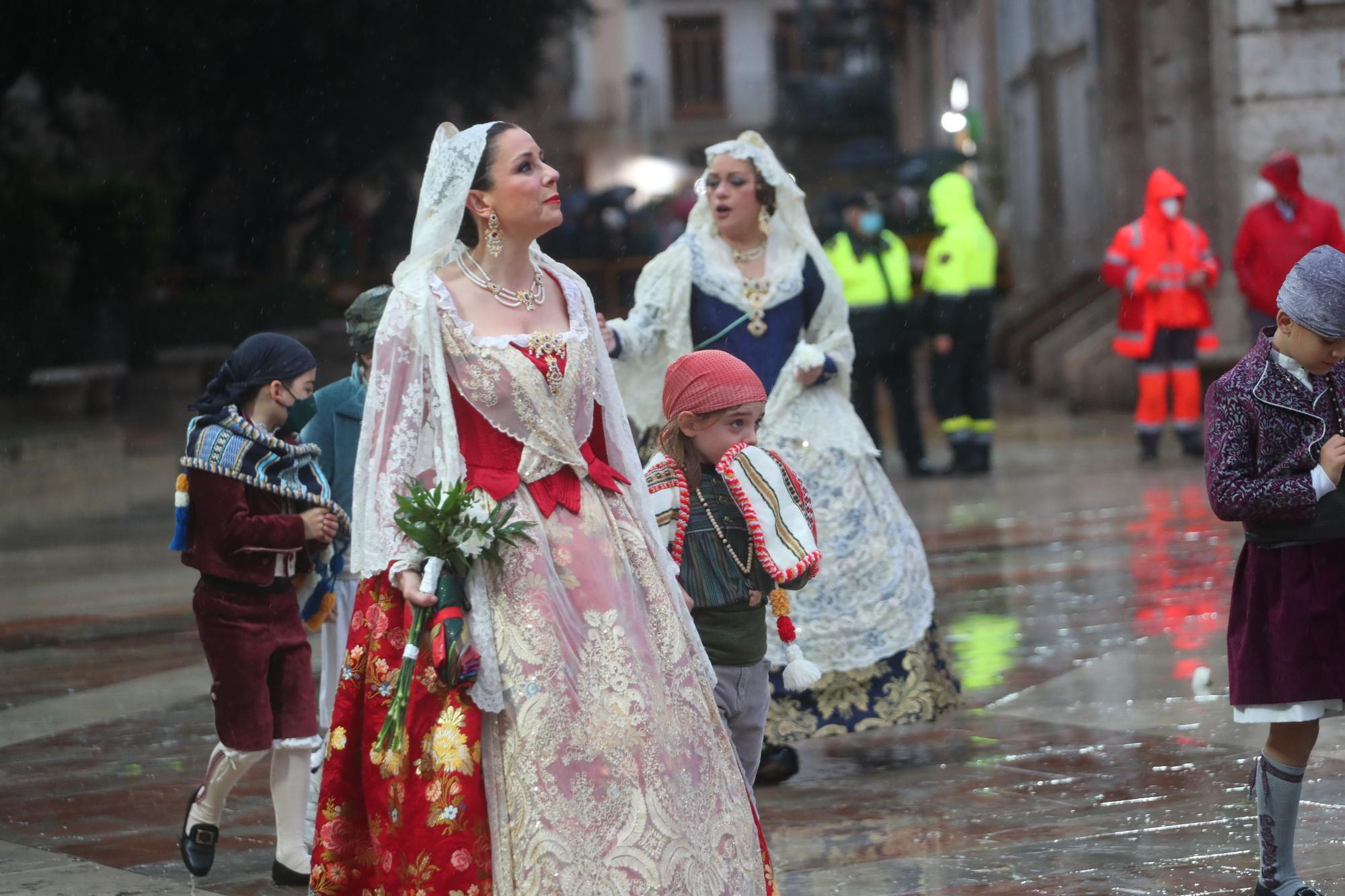 Búscate en el primer día de ofrenda por la calle de la Paz (entre las 18:00 a las 19:00 horas)