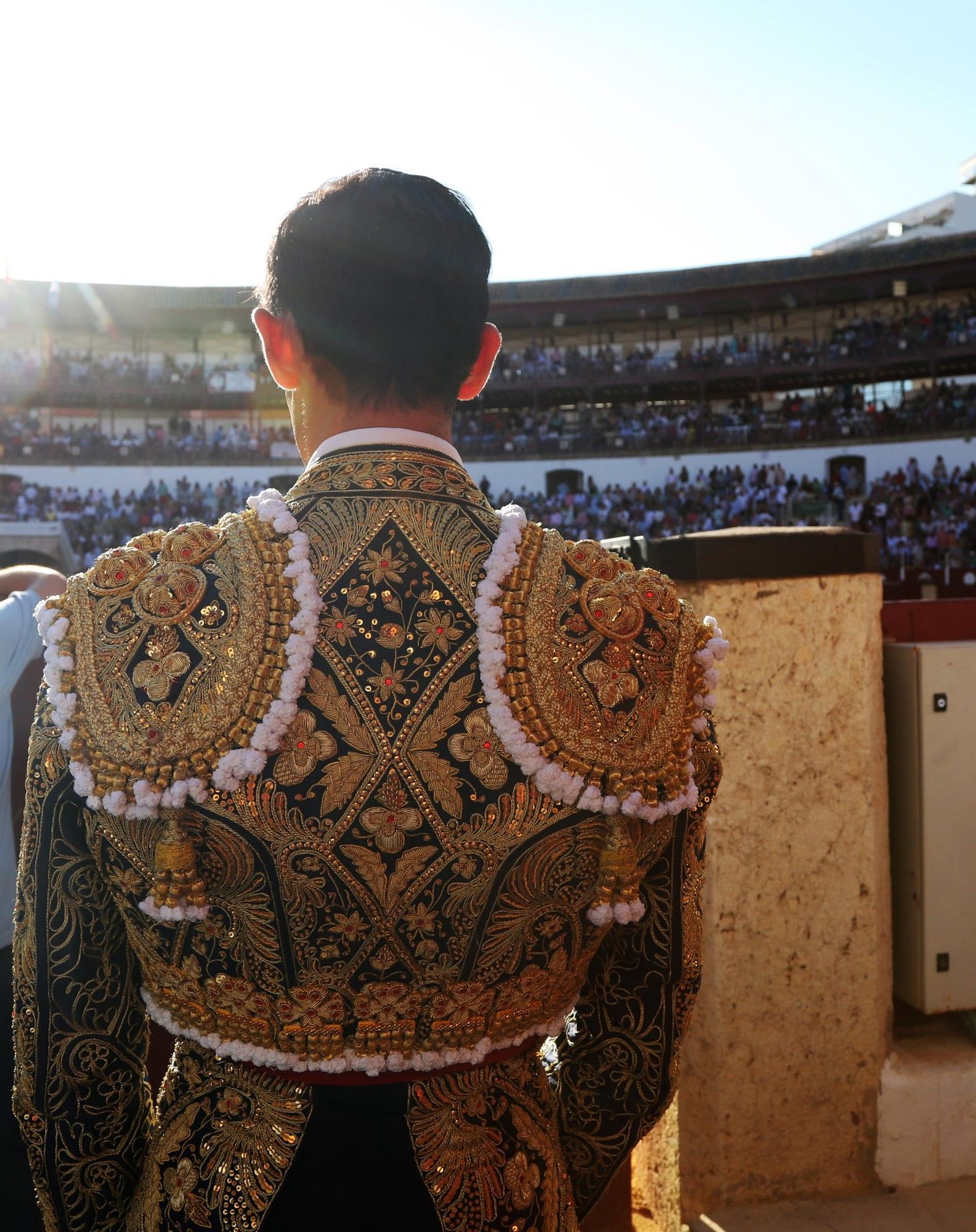 Las imágenes de la cuarta corrida de abono en La Malagueta y de la cogida de Jiménez Fortes