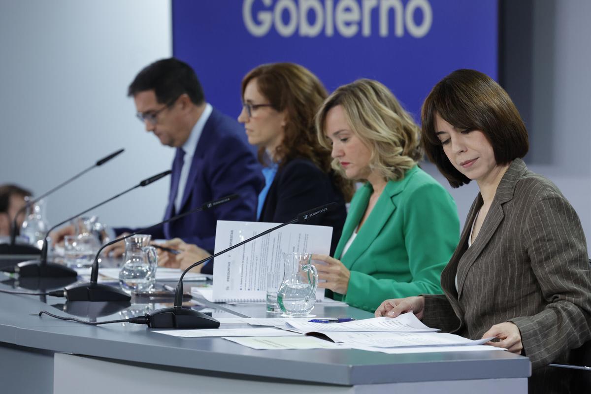 Los ministros con responsabilidades orgánicas en comunidades autónomas Óscar López (Transformación Digital), Mónica García (Sanidad), Pilar Alegría (exportavoz) y Diana Morant (Ciencia), durante una rueda de prensa tas el Consejo de Ministros el pasado mes de octubre.