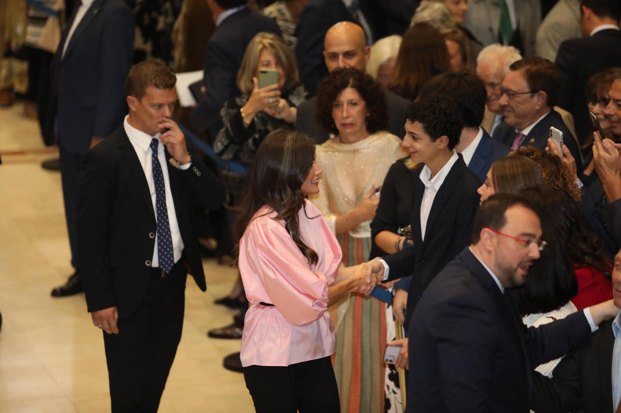 EN IMÁGENES: La Familia Real asiste en Oviedo al concierto de los premios "Princesa de Asturias"