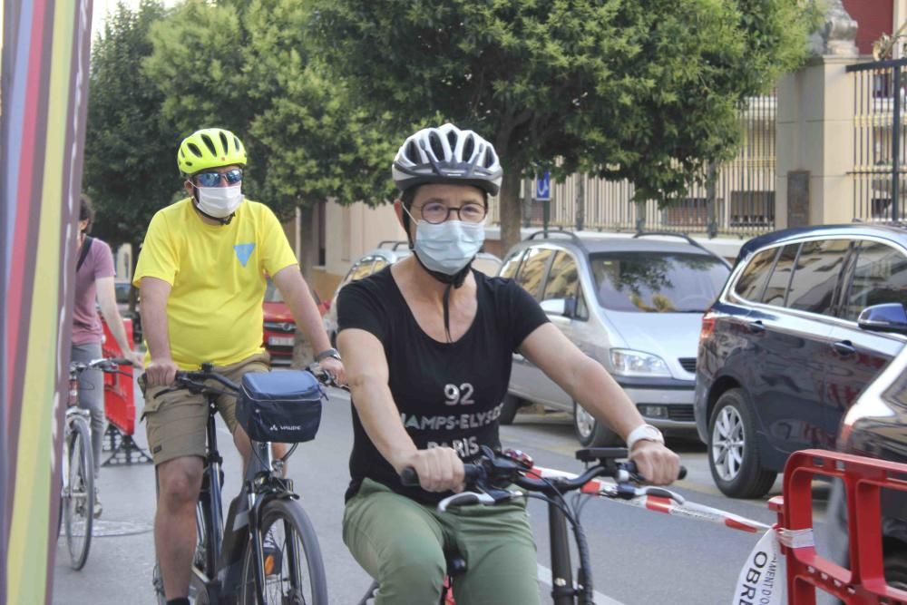 Cadena ciclista organizada en Ontinyent en el Día Mundial de la Bici