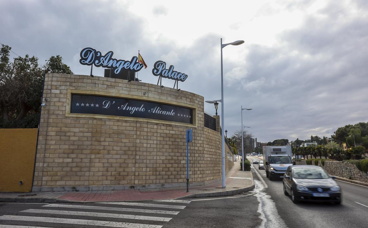 Fachada del D'Angelo Palace, en Alicante. 