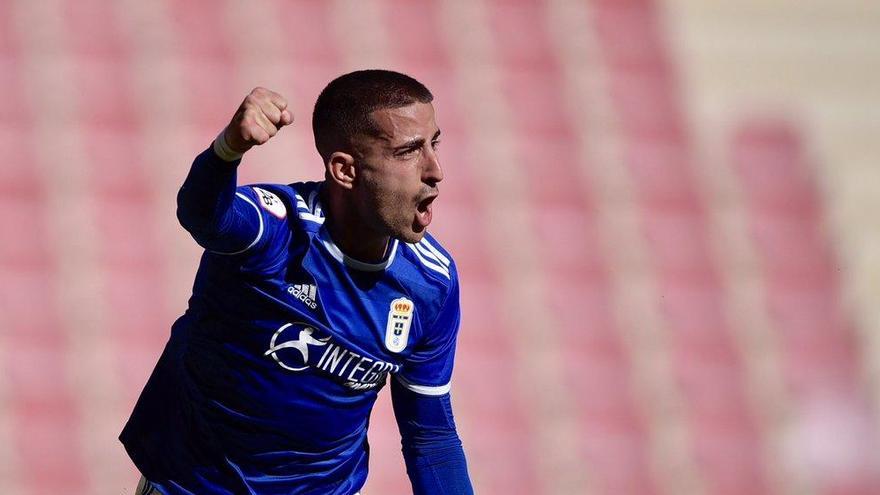 Ernesto celebra uno de sus goles.