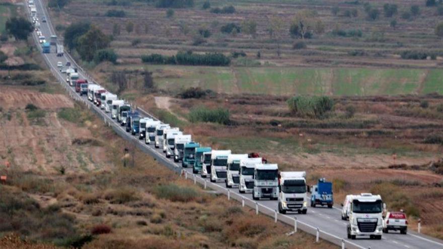 Camioneros españoles reclaman 700 millones de euros a los fabricantes