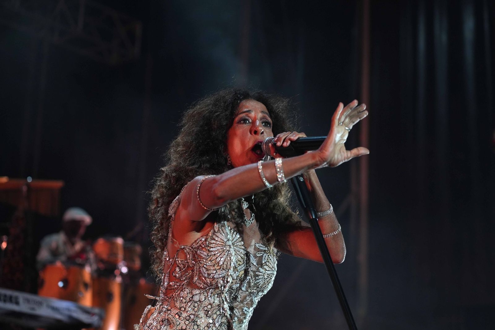 Rosario Flores enciende el Teatro de la Axerquía