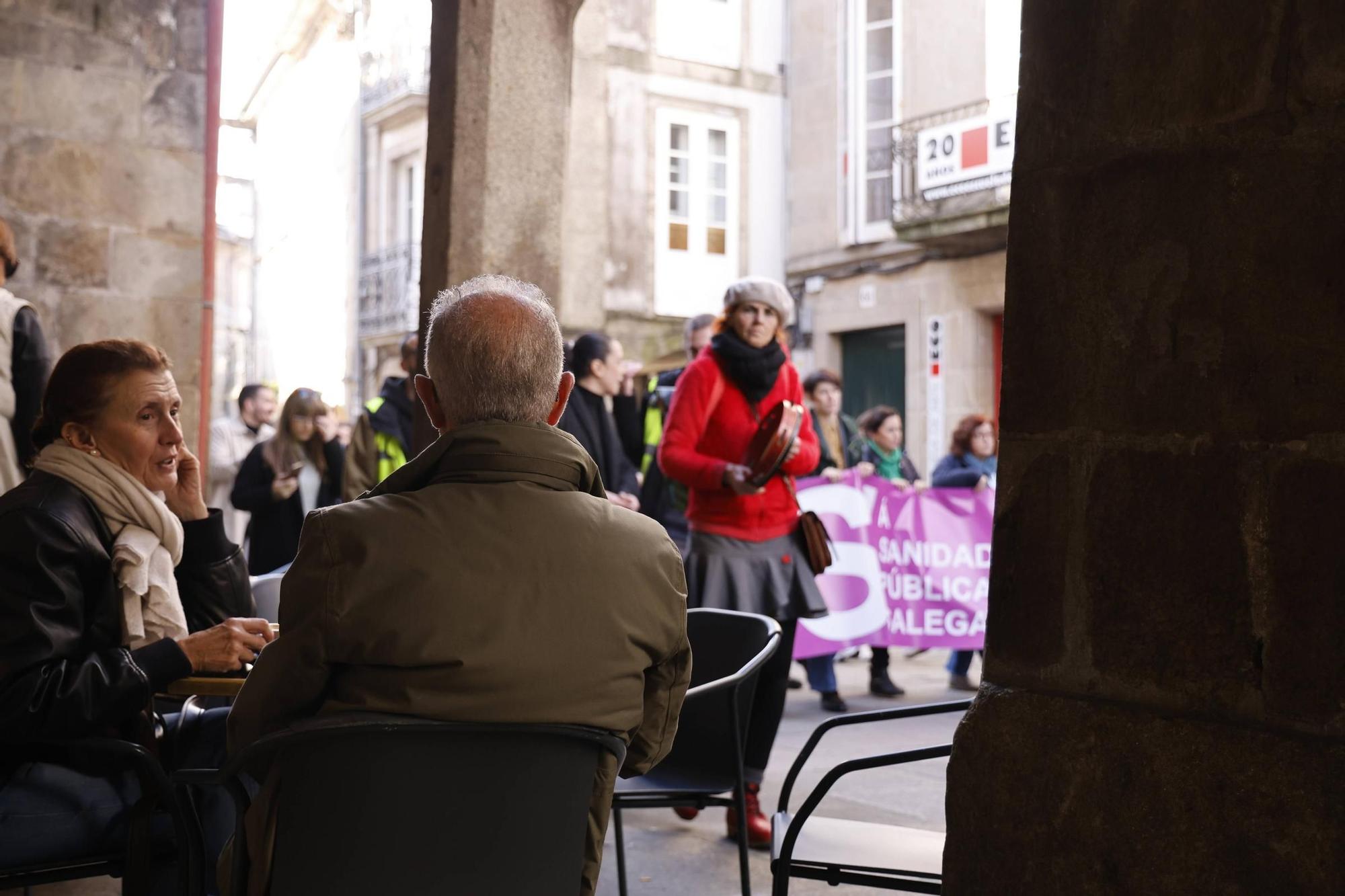 Multitudinaria manifestación en Santiago en defensa de la sanidad pública