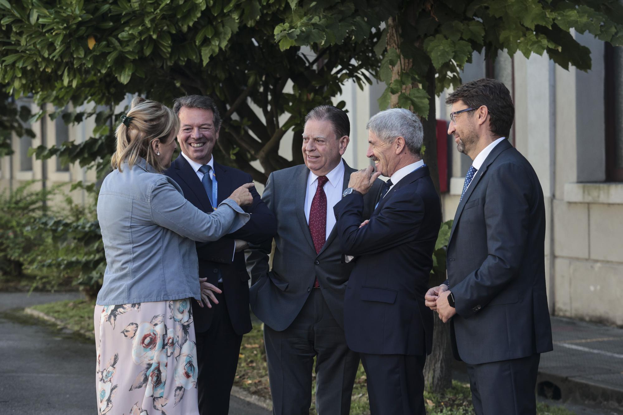 En imágenes: así fue la visita de la ministra Margarita Robles a la Fábrica de Armas de Trubia