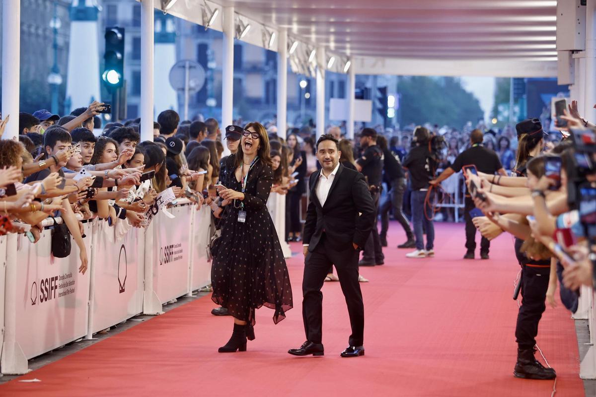 El director Jose Antonio Bayona en la alfombra roja de la gala de clausura del Festival