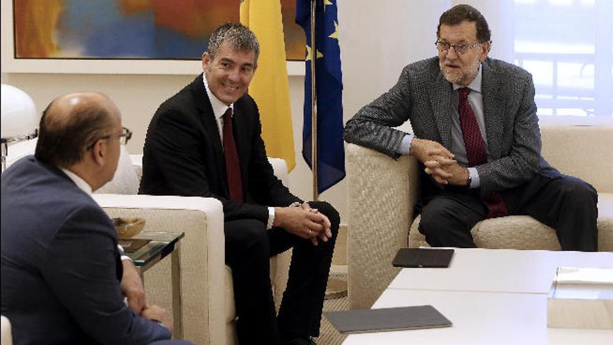 Rajoy asume el grueso de la agenda canaria y CC ve &quot;fácil&quot; cerrar un acuerdo