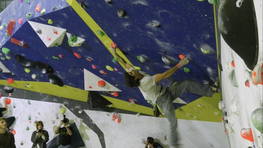 Vídeo de Chris Sharma y algunos de los escaladores nacionales e internacionales que han visitado su centro de Barcelona.