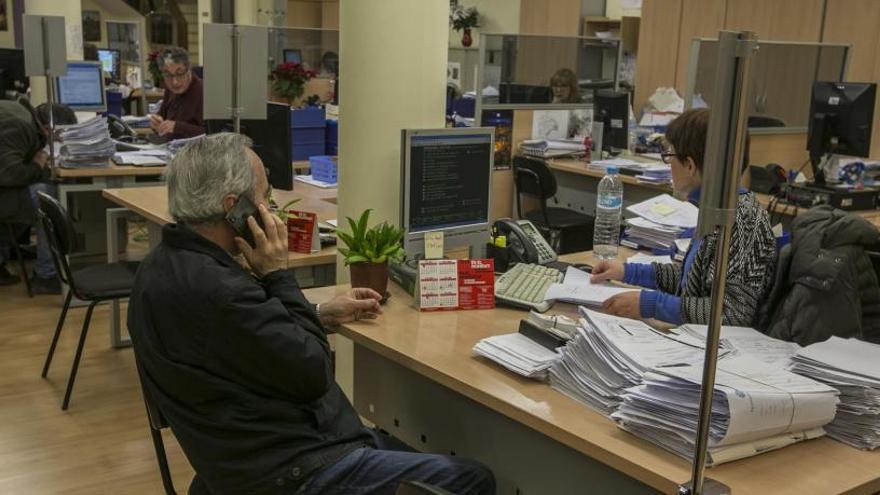 Ordenadores de atención al público en la Concejalía de Hacienda, en una imagen reciente.