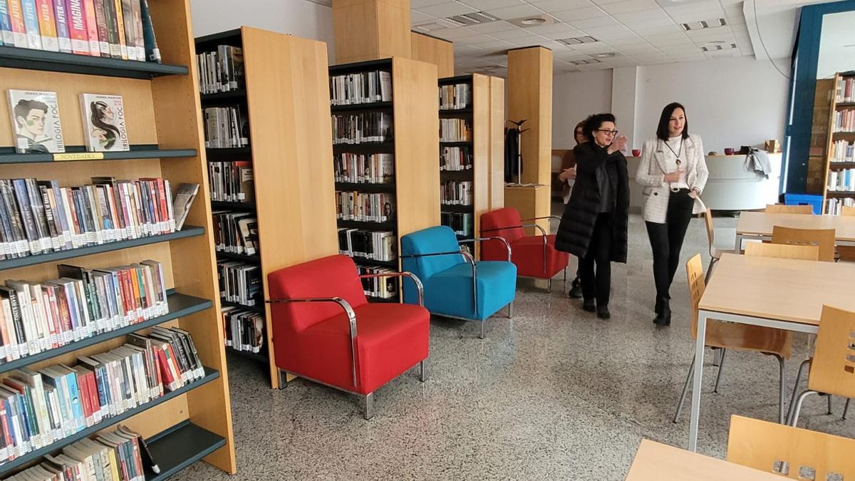La concejala de Cultura, María España, ha visitado las instalaciones para supervisar las tareas de adecuación de las mismas que ocupan un amplio local en la calle Río Danubio.