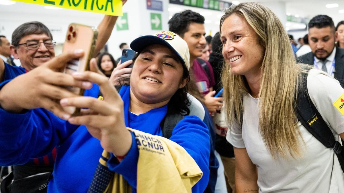 Sandra Paños, en la llegada del Barça a México