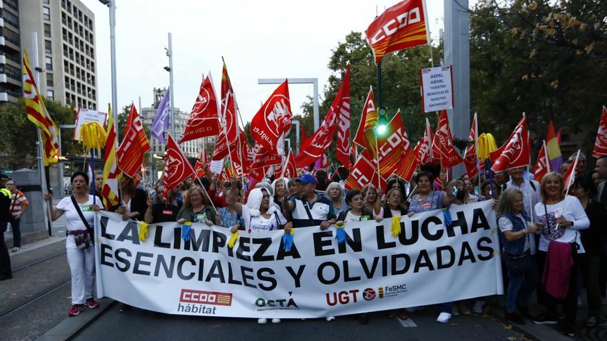 Protesta de los trabajadores de la limpieza de edificios en Zaragoza