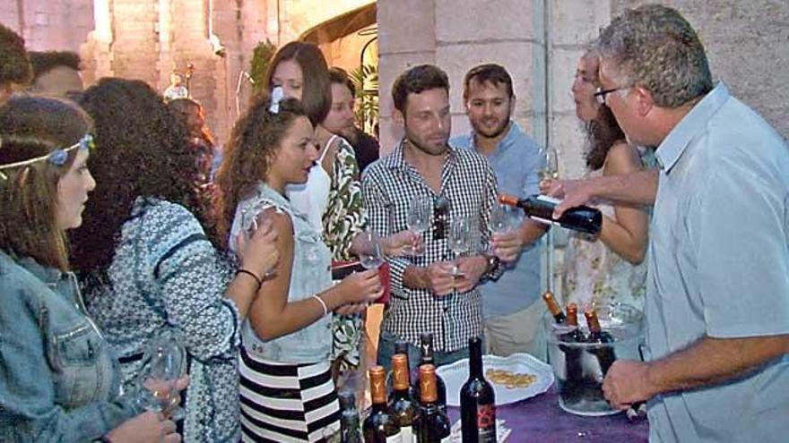 Seis bodegas en la ´II Nit de Vins´ de Son Servera