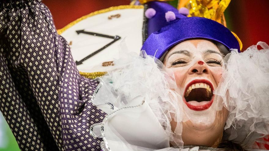 La novel Guachinquietas abre esta noche la gran final del Concurso de Murgas del Carnaval de Santa Cruz