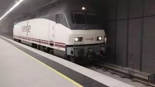 Los trenes ya circulan en pruebas por el nuevo ramal ferroviario al aeropuerto de El Prat