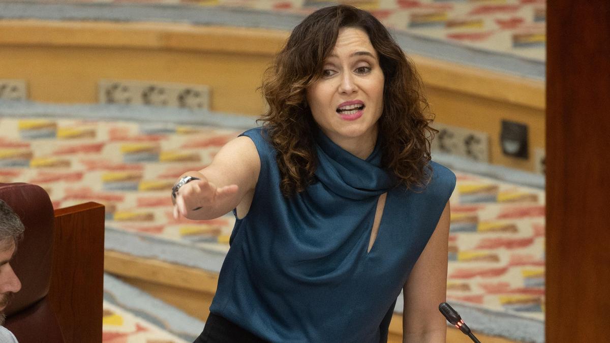 La presidenta de la Comunidad de Madrid, Isabel Díaz Ayuso, interviene durante un pleno en la Asamblea de Madrid, a 23 de mayo de 2024
