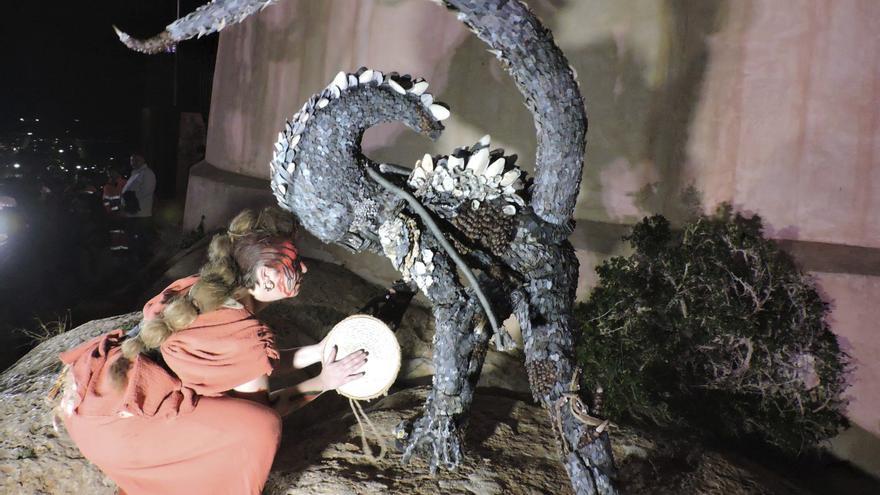 La Mussona se transforma en un alienígena sin olvidar sus orígenes