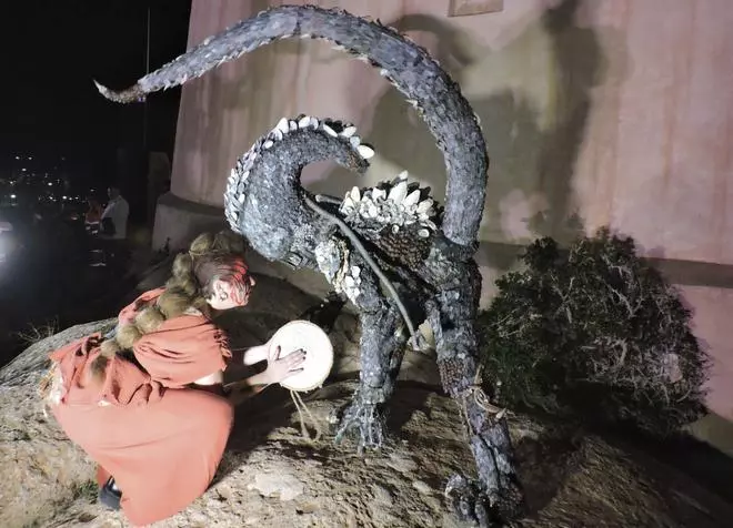 La Mussona se transforma en un alienígena sin olvidar sus orígenes